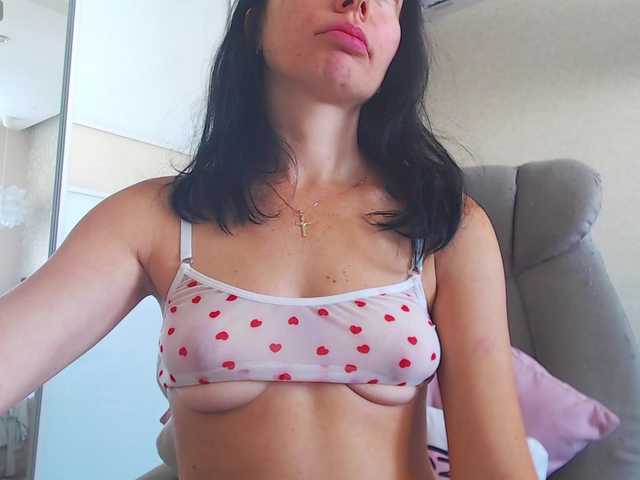FlirtyMarin1 live cam on BongaCams