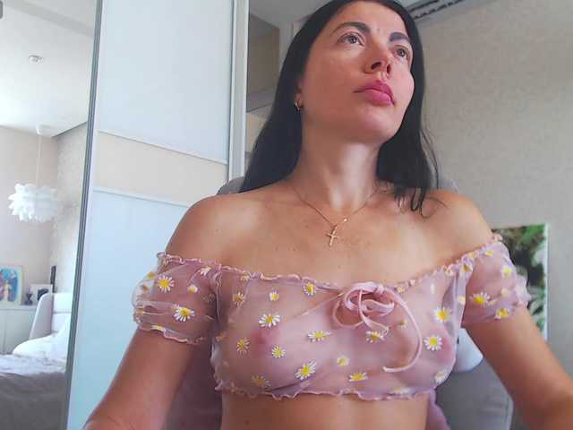 FlirtyMarin1 live cam on BongaCams