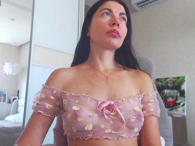 FlirtyMarin1 live webcam show