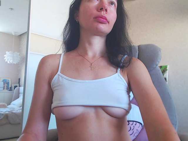 FlirtyMarin1 live cam on BongaCams