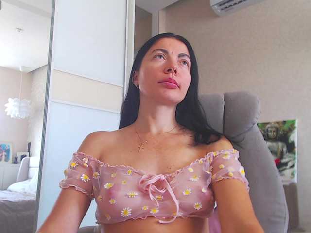FlirtyMarin1 live webcam show