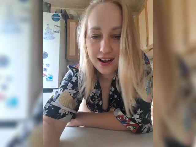 Sladkie002 webcam