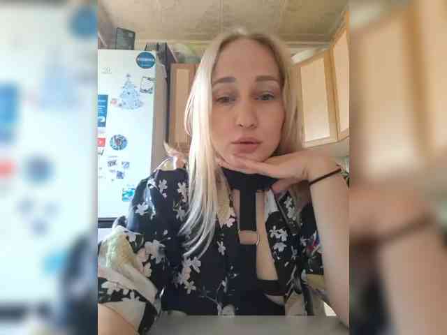 Sladkie002 webcam
