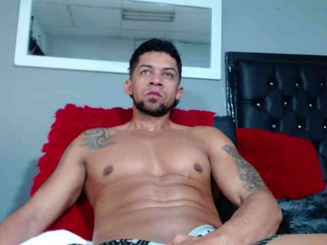 DamienFit Live Webcam on BongaCams