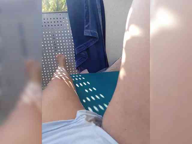 ladywet webcam