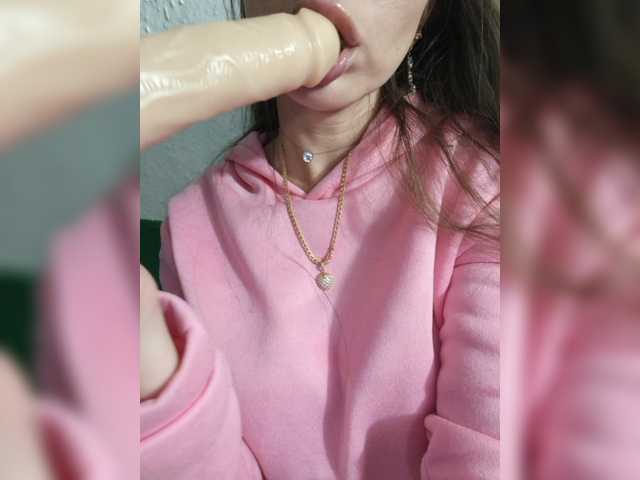 Live трансляция KOTENOCHEK_SEXY_KISA - Runet.cam