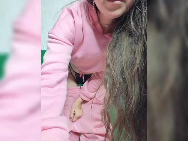 Live трансляция KOTENOCHEK_SEXY_KISA - Runet.cam
