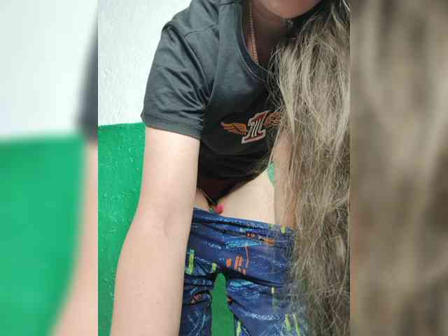Modelo: KOTENOCHEK_SEXY_KISA