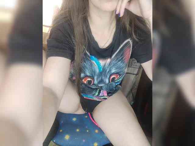 Modelo: KOTENOCHEK_SEXY_KISA