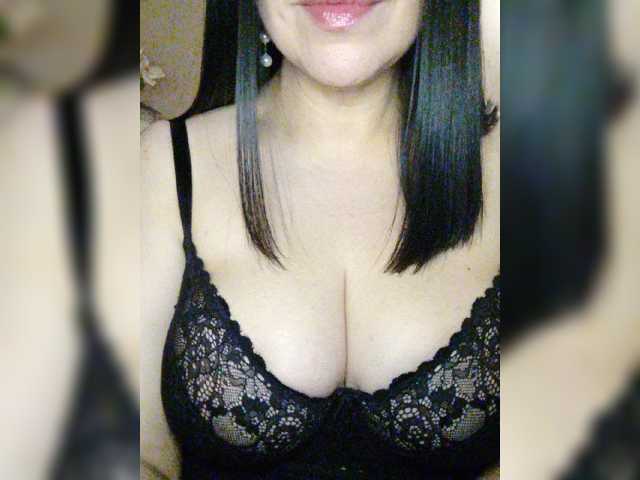 VikaBigSize, en vivo ahora en BongaCams