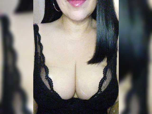 vikabigsize live sex show