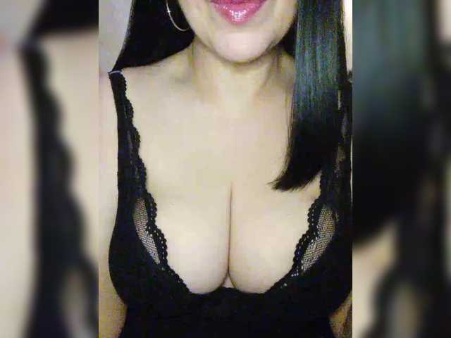 vikabigsize live sex show