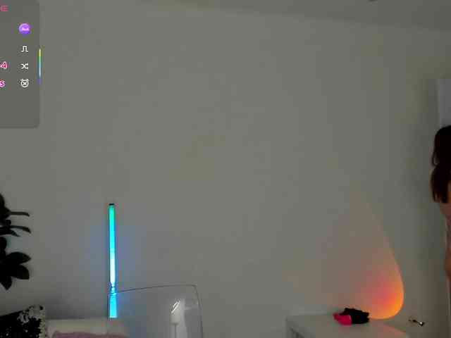 -Janice- webcam