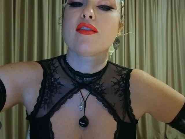 KateDarkstar webcam