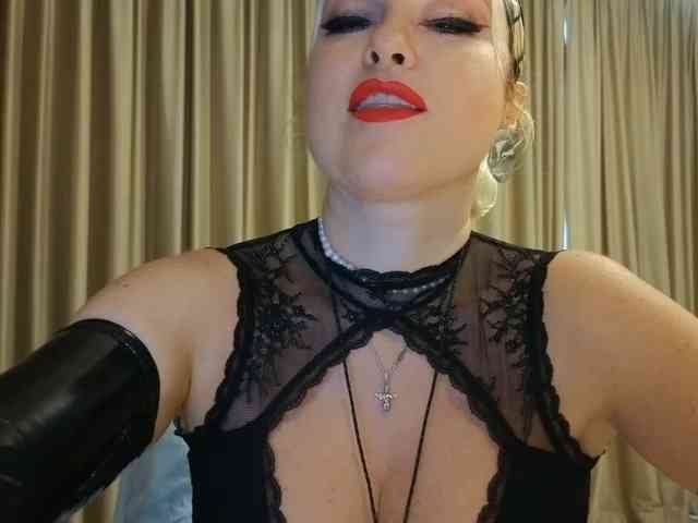 KateDarkstar webcam