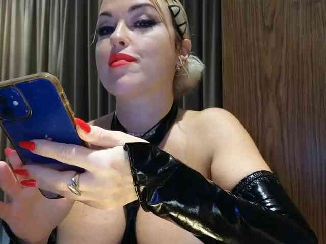 KateDarkstar webcam