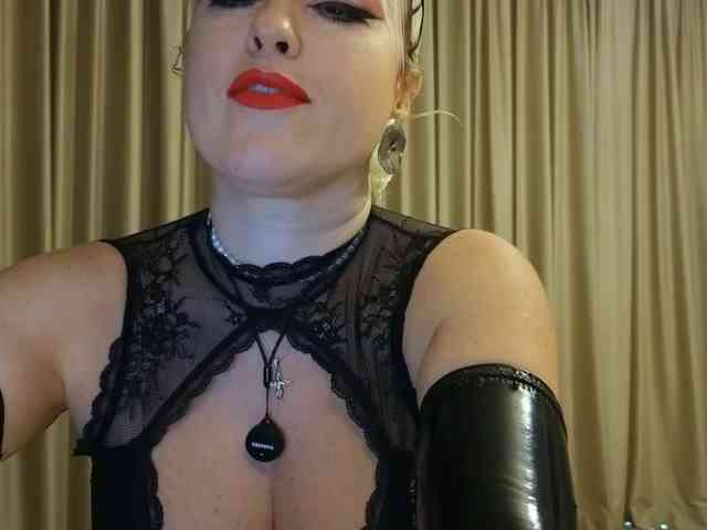 KateDarkstar webcam