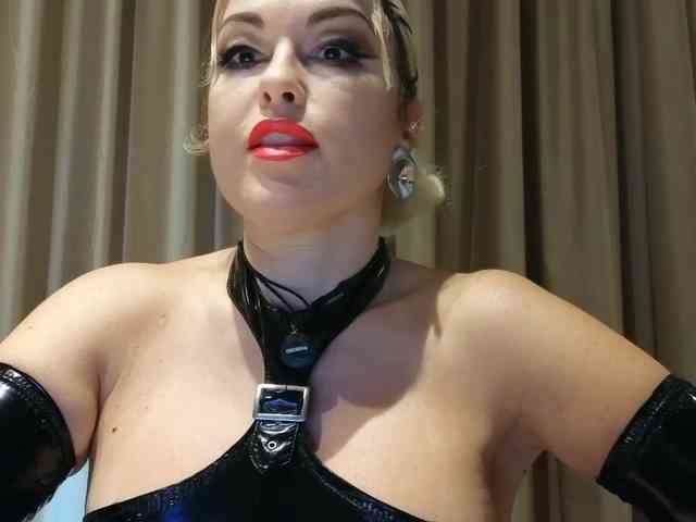 KateDarkstar webcam