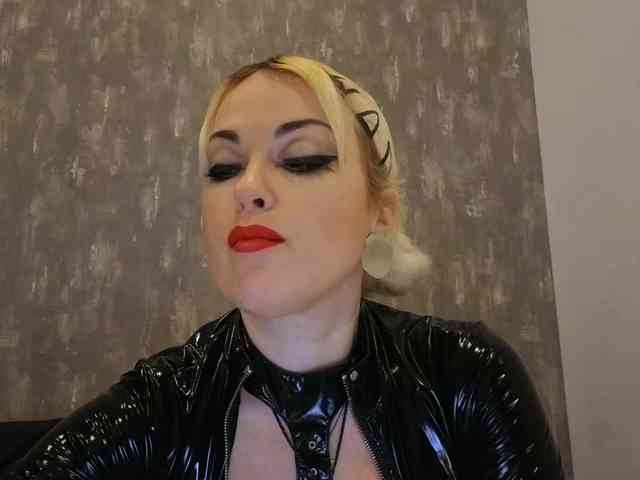 KateDarkstar webcam