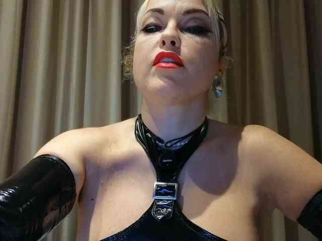 KateDarkstar webcam