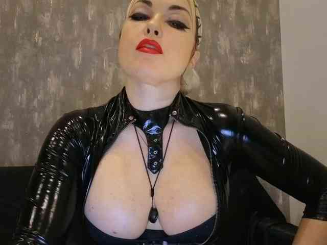KateDarkstar webcam