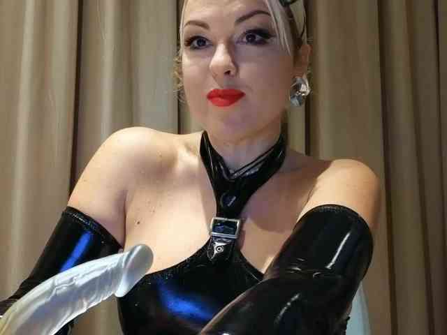 KateDarkstar webcam