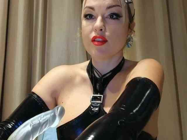 KateDarkstar webcam