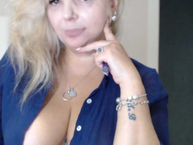 aniutkamau live cam on BongaCams