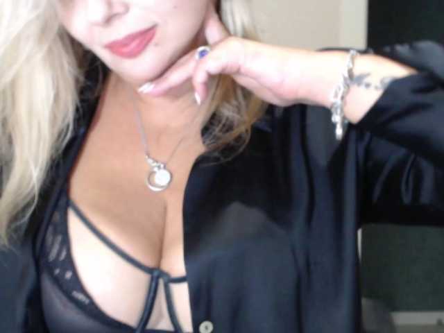 aniutkamau live cam on BongaCams