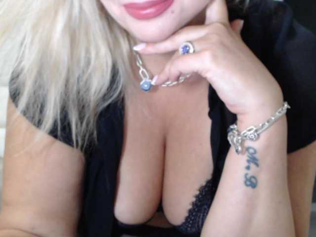 aniutkamau live cam on BongaCams