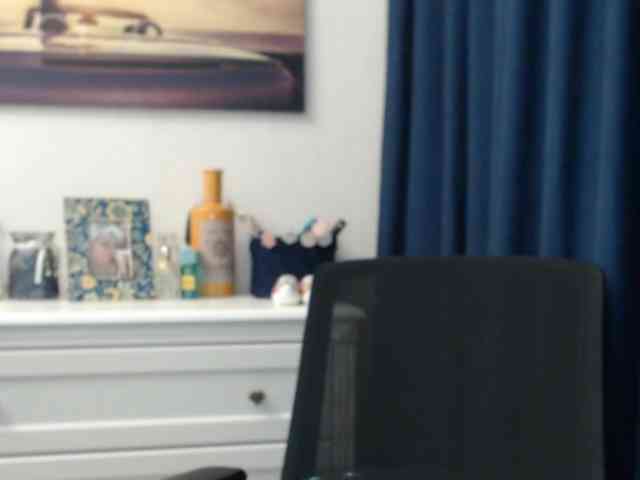 aniutkamau webcam