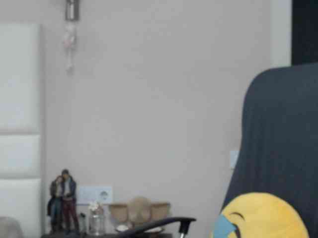 aniutkamau webcam