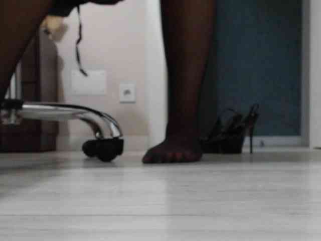 aniutkamau webcam
