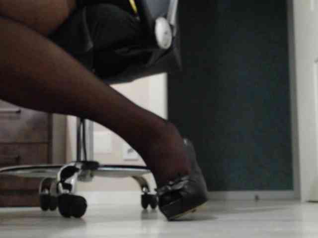 aniutkamau webcam