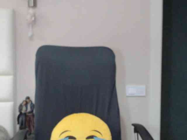 aniutkamau webcam