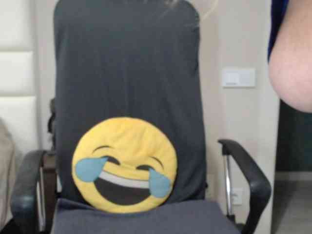 aniutkamau webcam