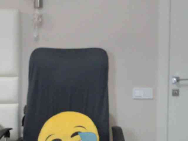 aniutkamau webcam