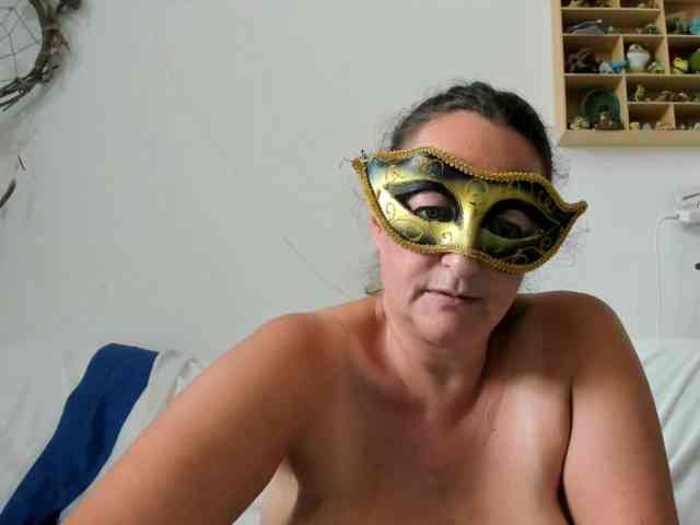 IsraelyGirl webcam