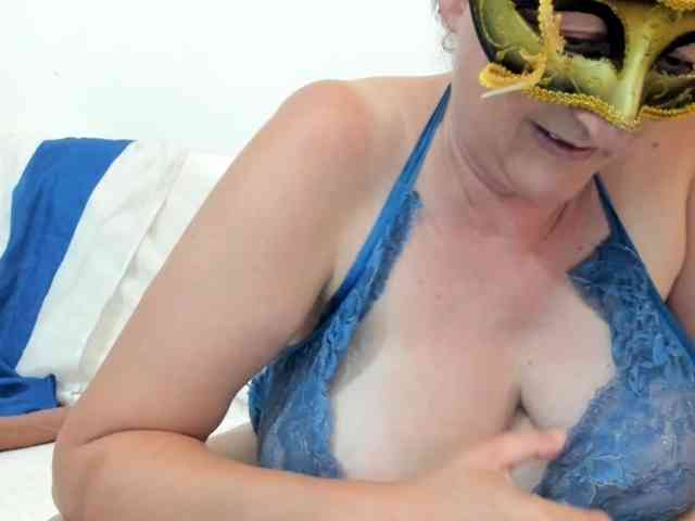 IsraelyGirl webcam