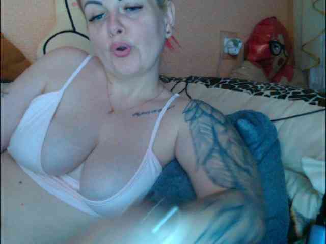 LazyPussy webcam