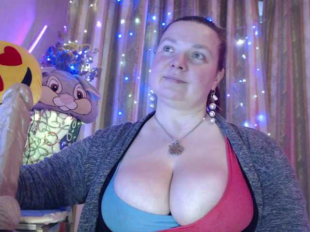 VIPLLLaraVIP's BongaCams show and profile