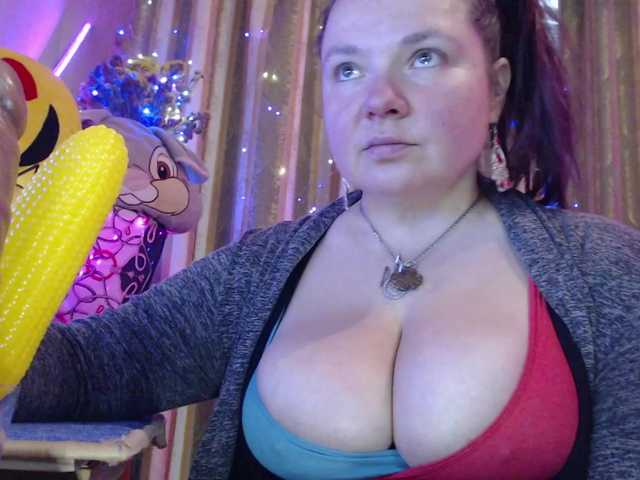 VIPLLLaraVIP's BongaCams show and profile