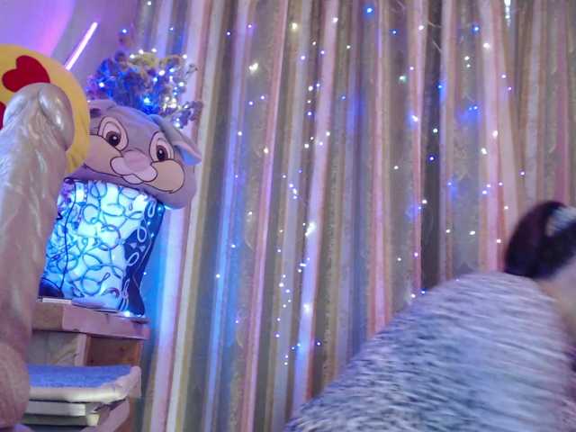 VIPLLLaraVIP's BongaCams show and profile