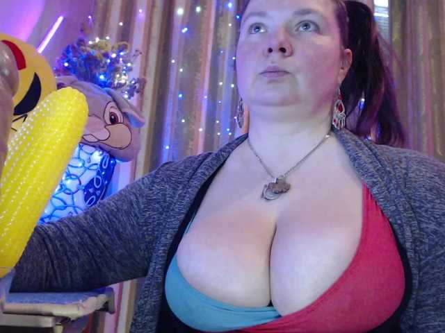 VIPLLLaraVIP's BongaCams show and profile