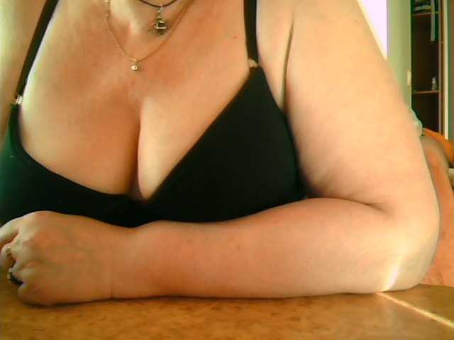 gapemyhole live sex show