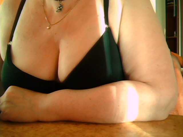 gapemyhole live sex show