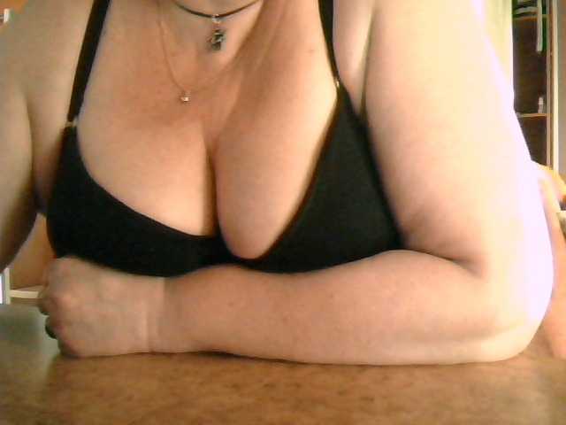 GapeMyHole live cam on BongaCams