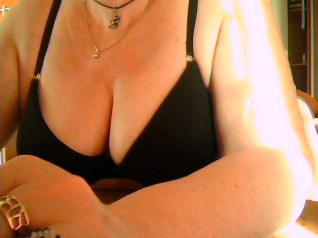 GapeMyHole live cam on BongaCams