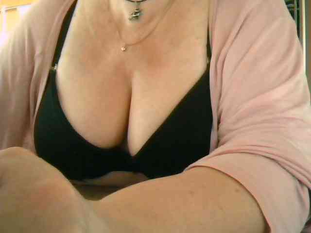 GapeMyHole webcam