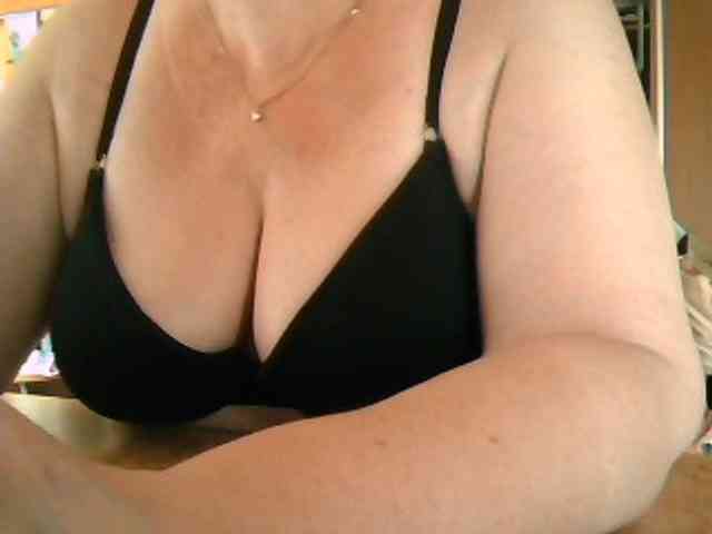 GapeMyHole webcam
